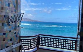 Estudio luminoso, primera línea de playa de las canteras